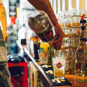 Untere Bar