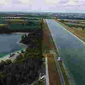 Fußläufig 40m zu Badessee und Regatta